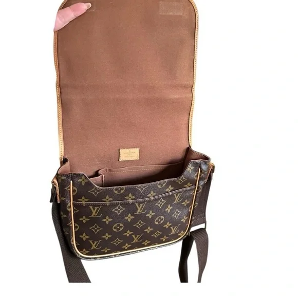 💯Authentic Louis Vuitton Brown Monogram Crossbody Bag certified by poshmark - Picture 10 of 16